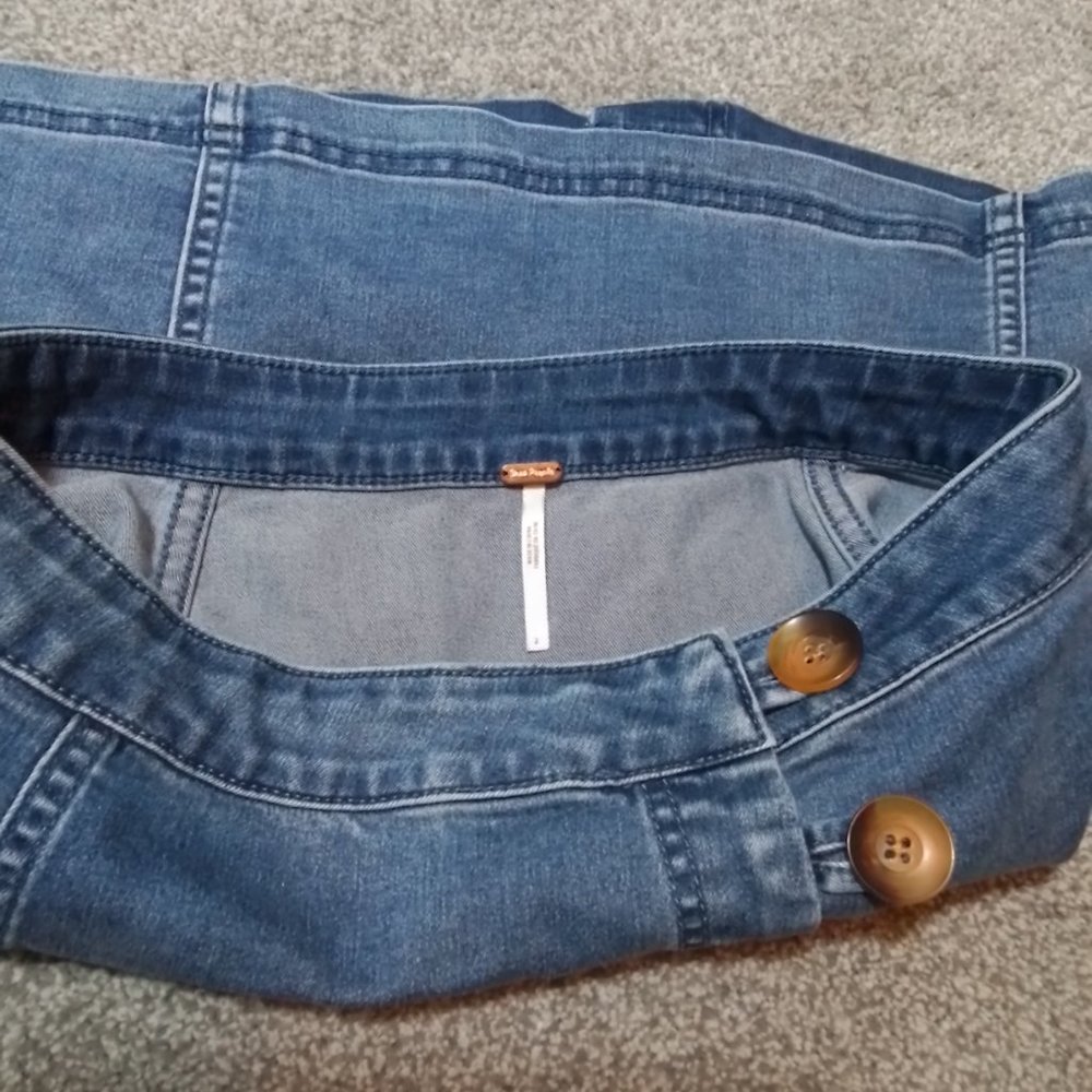 Free People Denim Mini Skirt Blue Jean Button Front Skirt size 2 - Picture 4 of 4